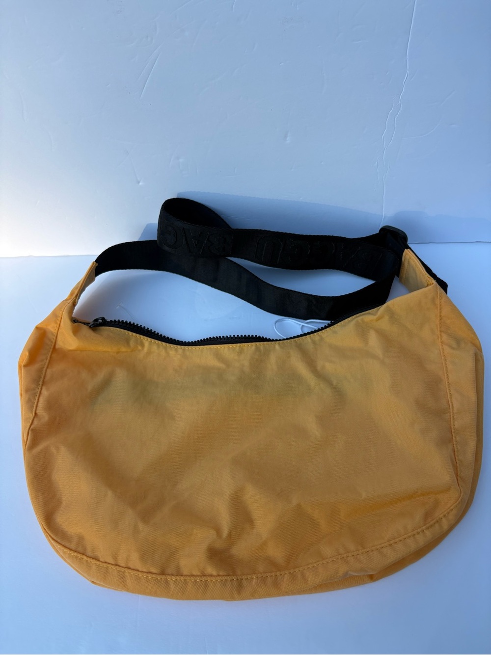 NWT BAGGU Medium Crescent Bag - Marigold - Picture 9 of 12